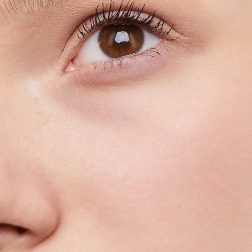 Oklady z herbaty na oczy – naturalny sposób na zmęczone spojrzenie