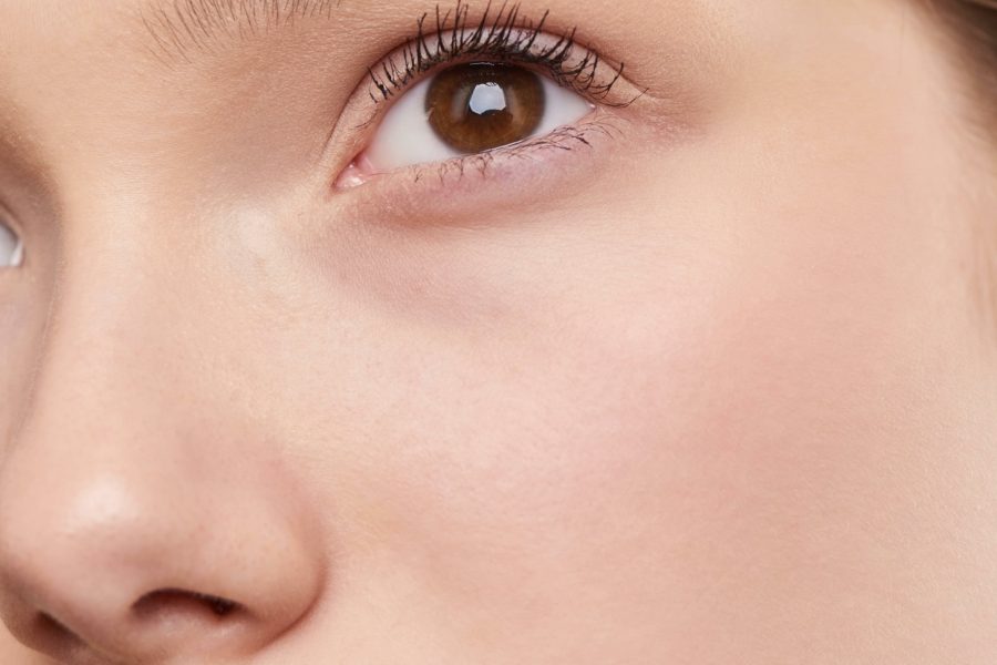 Oklady z herbaty na oczy – naturalny sposób na zmęczone spojrzenie